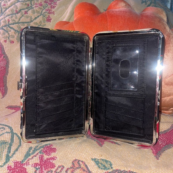 Vera Bradley opera wallet - Picture 4 of 4